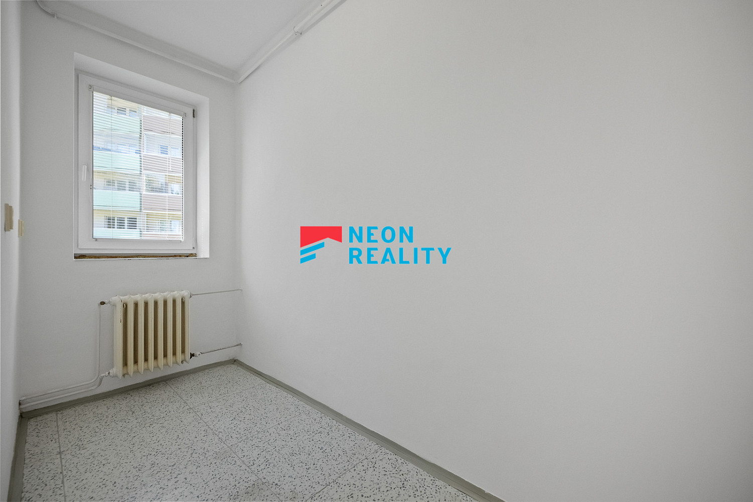 Pronájem komerčního objektu (jiného typu) 34 m² – pohled 5