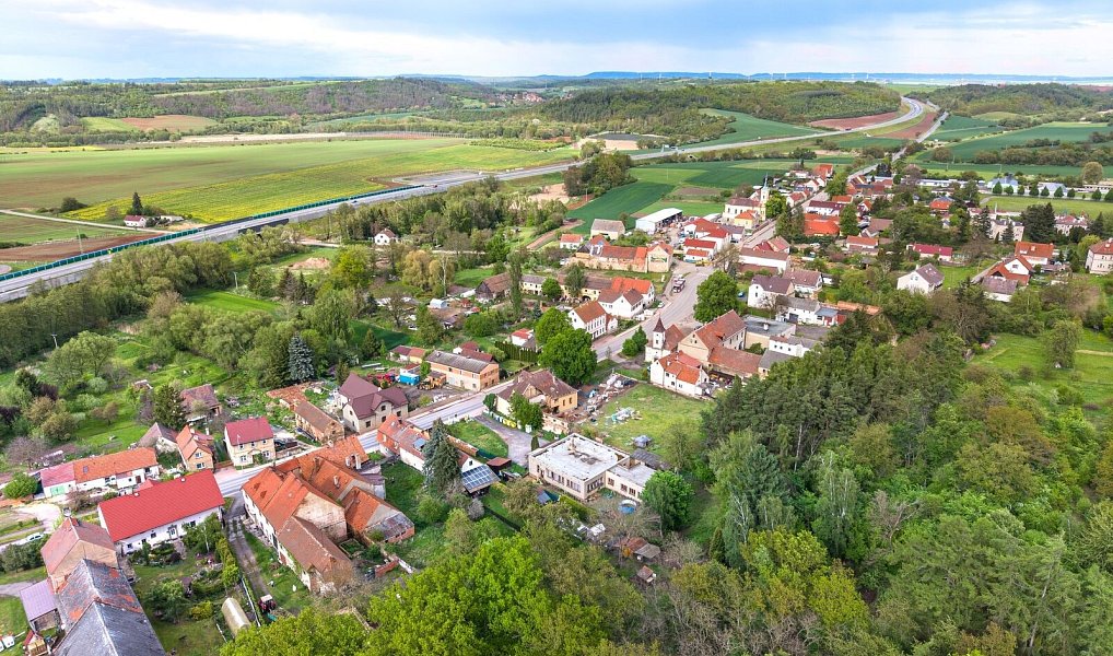Prodej domu 522 m² s pozemkem 2 951 m², Hořovičky – náhled fotky 5