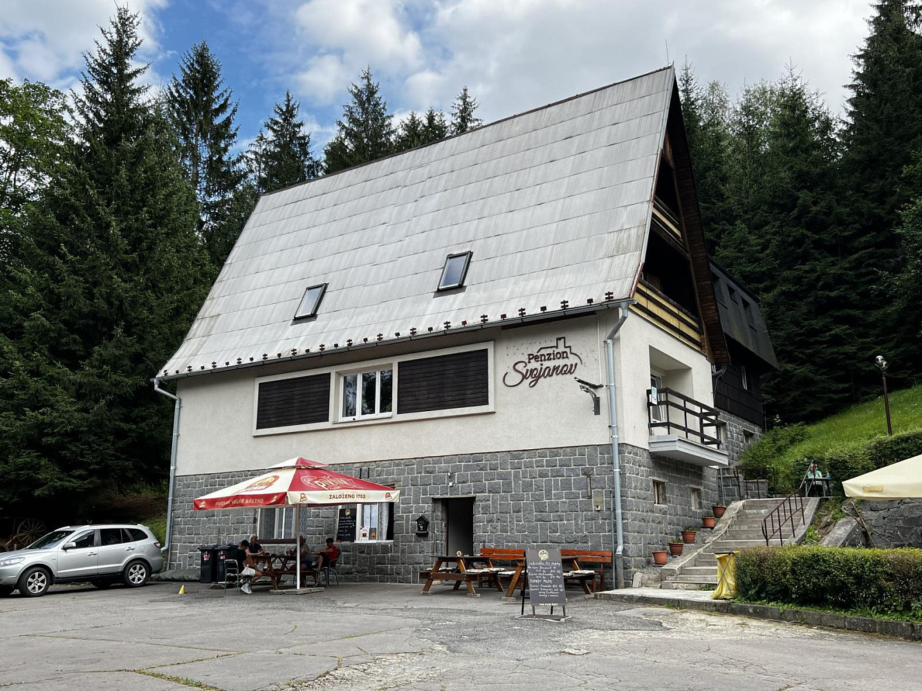 Prodej ubytovacího objektu 1 200 m² – fotografie 2