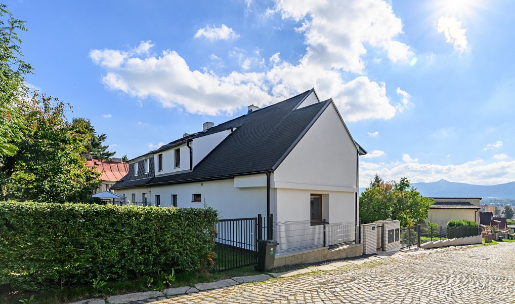 Pronájem bytu 4+1 77 m², Liberec – náhled fotky 3