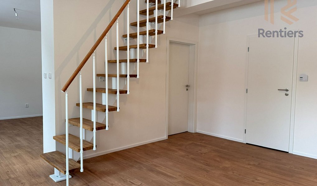 Prodej domu 137 m² s pozemkem 332 m², Rostoklaty – náhled fotky 12