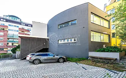 Pronájem kanceláře 240 m², Jeseniova, Praha 3 - Žižkov