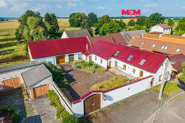 Prodej domu 300 m² s pozemkem 3 109 m²