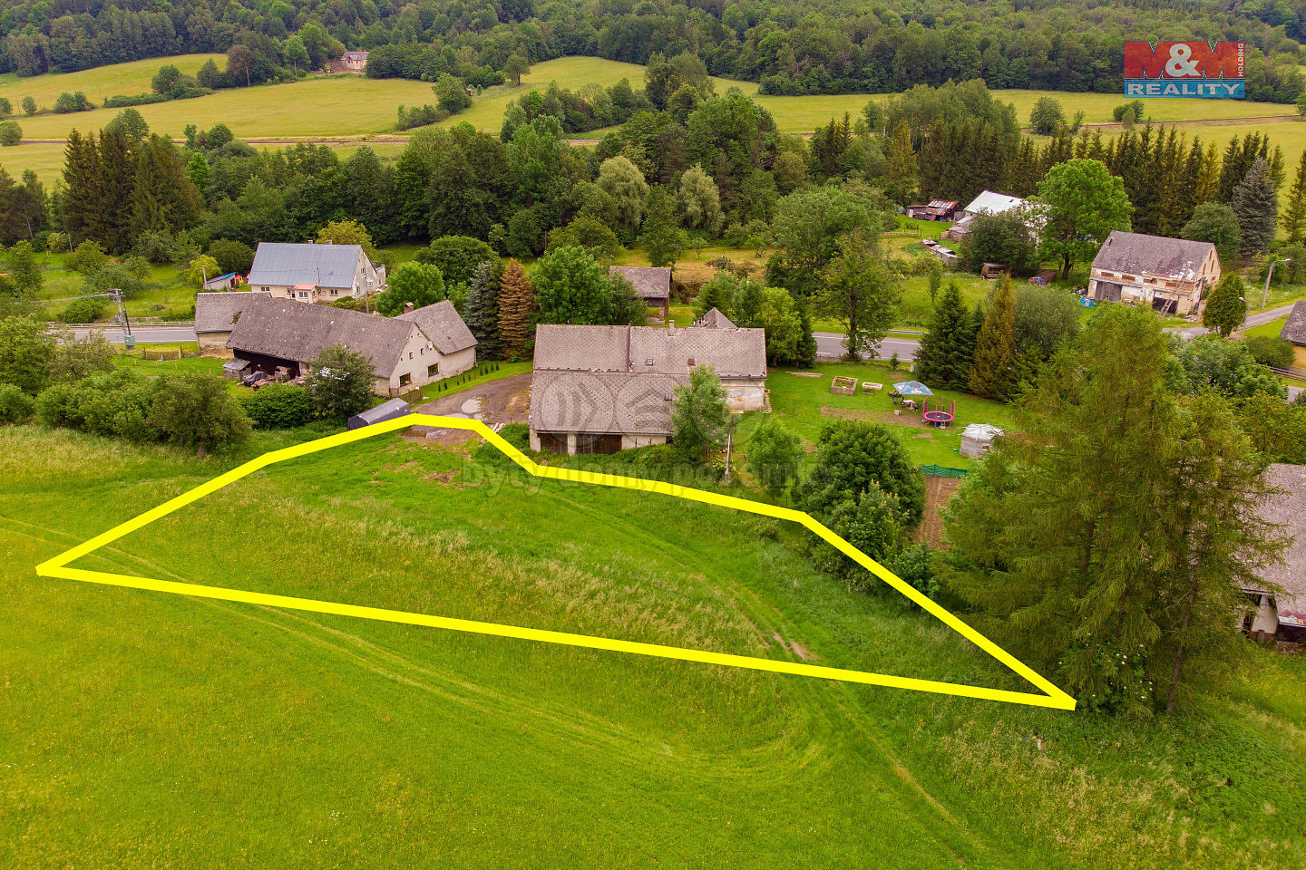 Prodej stavebního pozemku 1 442 m²