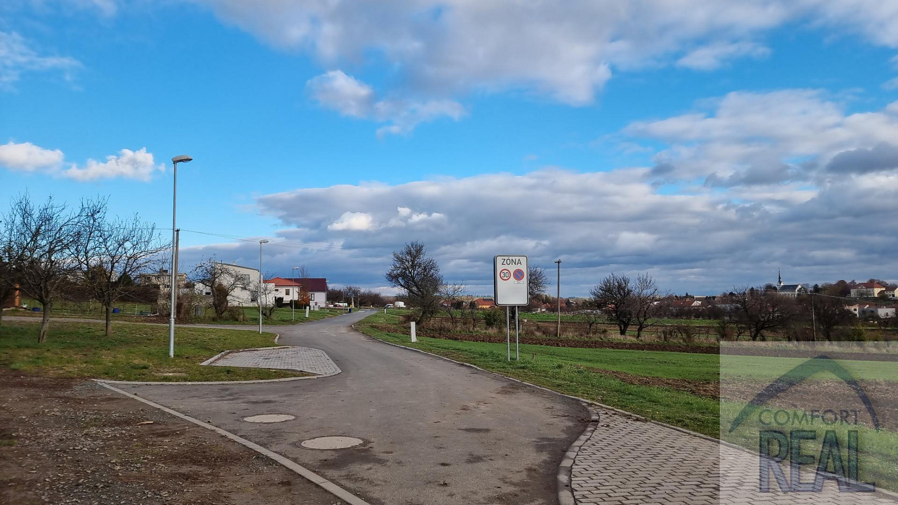 Prodej stavebního pozemku 2 298 m²