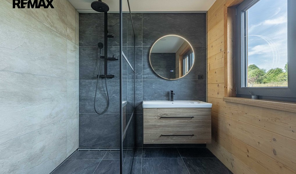 Prodej domu 153 m² s pozemkem 1 087 m², Vacov – náhled fotky 20