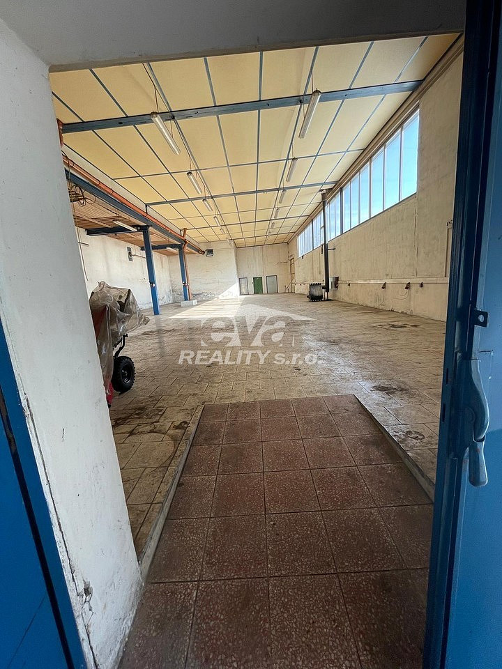 Prodej výrobních prostor 830 m² – fotografie 4