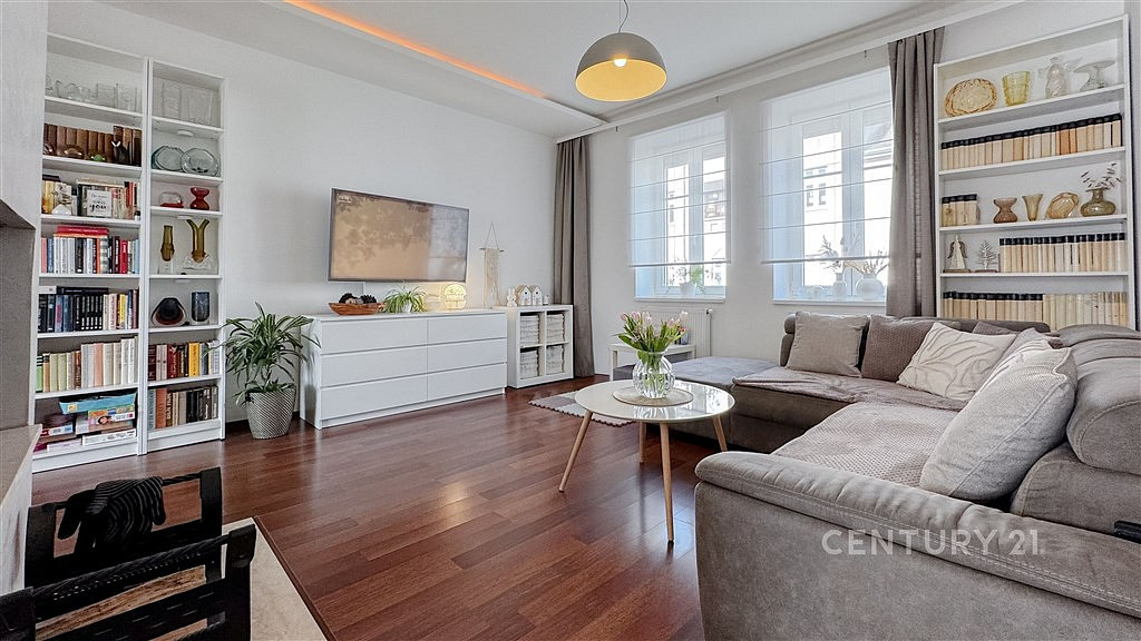 Prodej domu 216 m² s pozemkem 192 m²