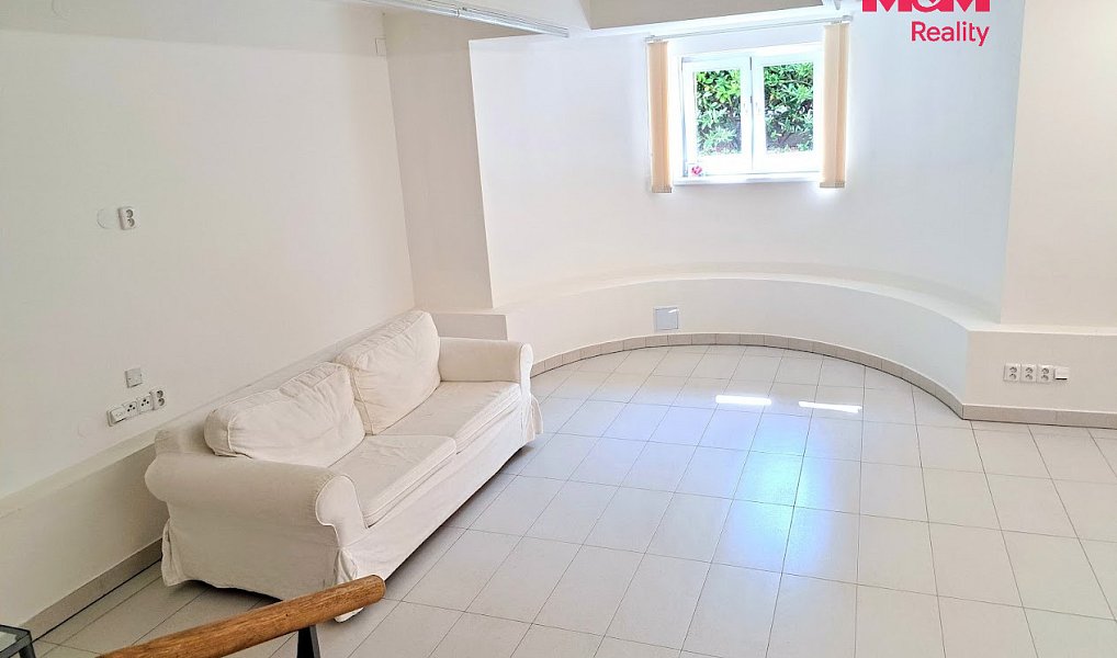 Pronájem bytu 2+1 88 m², Praha – náhled fotky 2