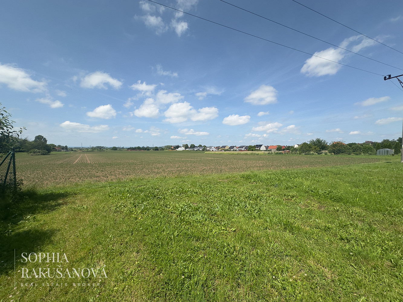 Prodej stavebního pozemku 4 991 m² – pohled 2