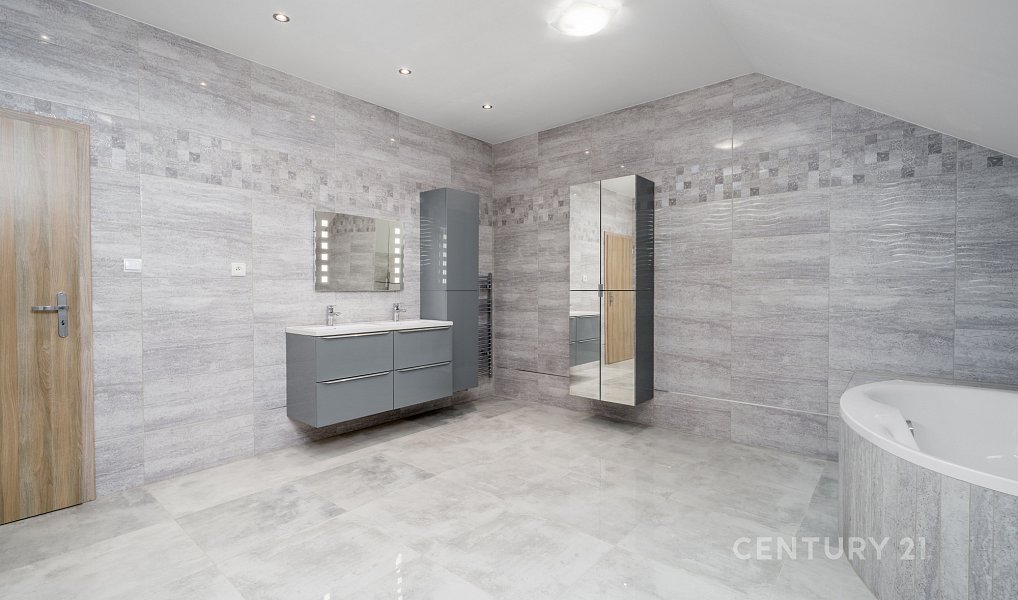 Prodej domu 253 m² s pozemkem 426 m², Rabakov – náhled fotky 16