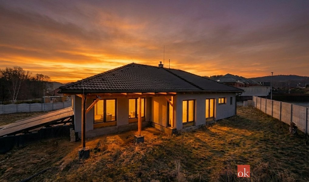 Prodej domu 196 m² s pozemkem 876 m², Loket – náhled fotky 23