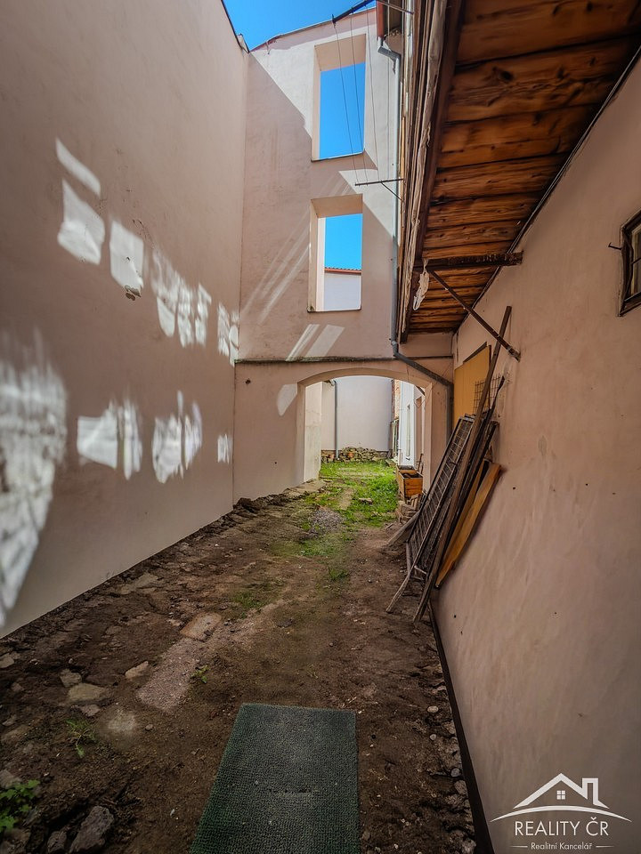 Prodej nájemního domu, činžáku 615 m² – fotografie 5