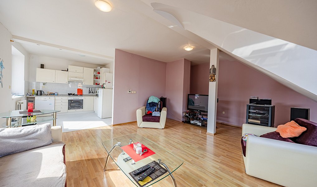 Prodej obchodních prostor 440 m², Bojkovice – náhled fotky 3