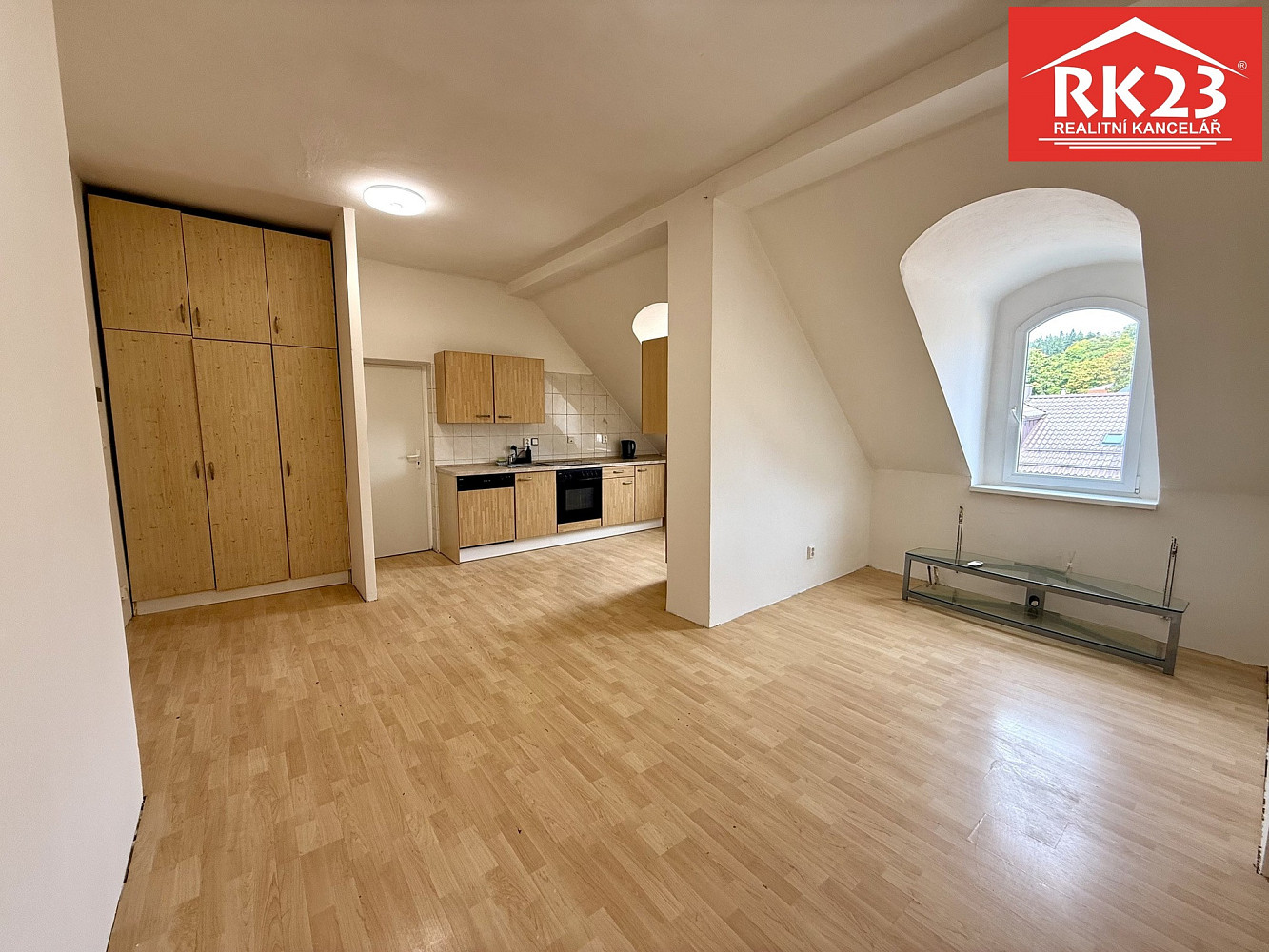 Pronájem bytu 1+kk 34 m² – fotografie 3