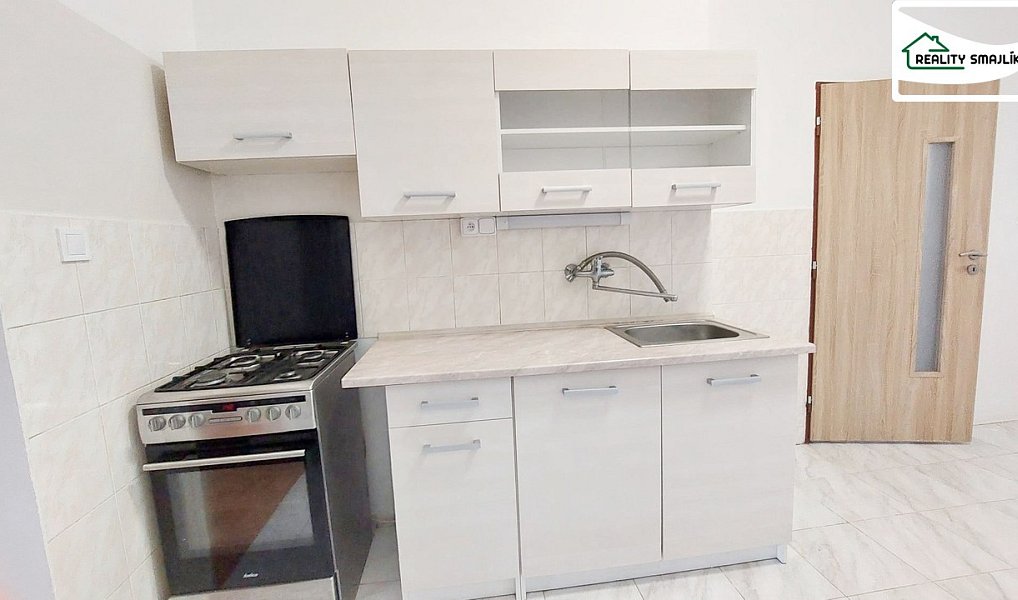 Pronájem bytu 2+1 80 m², Cheb – náhled fotky 3