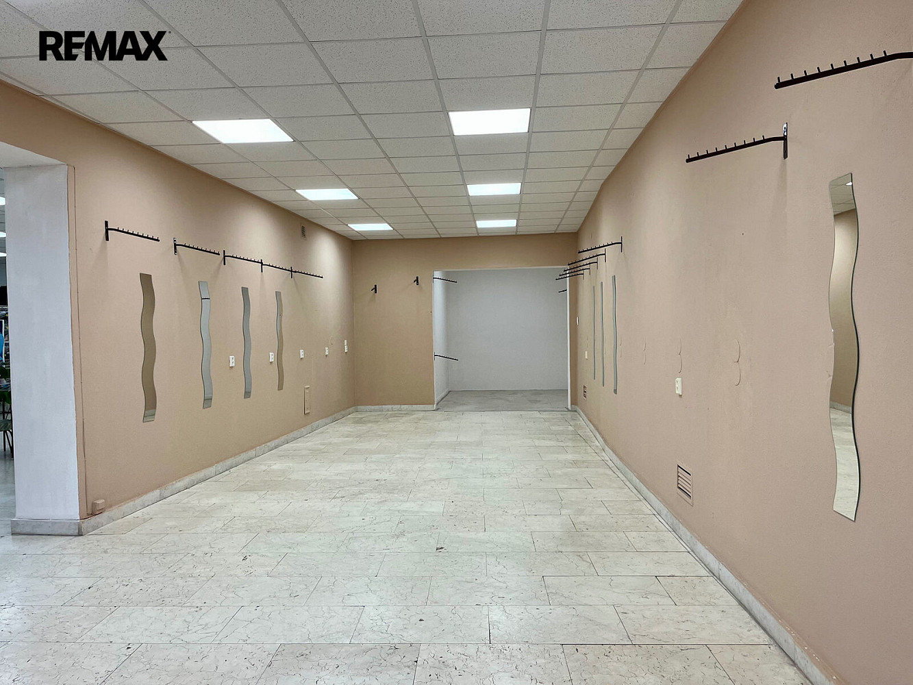 Pronájem obchodních prostor 57 m² – fotografie 3