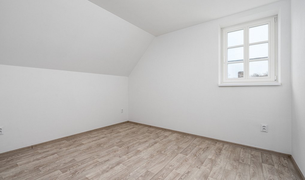 Prodej domu 200 m² s pozemkem 151 m², Rožmitál pod Třemšínem – náhled fotky 17