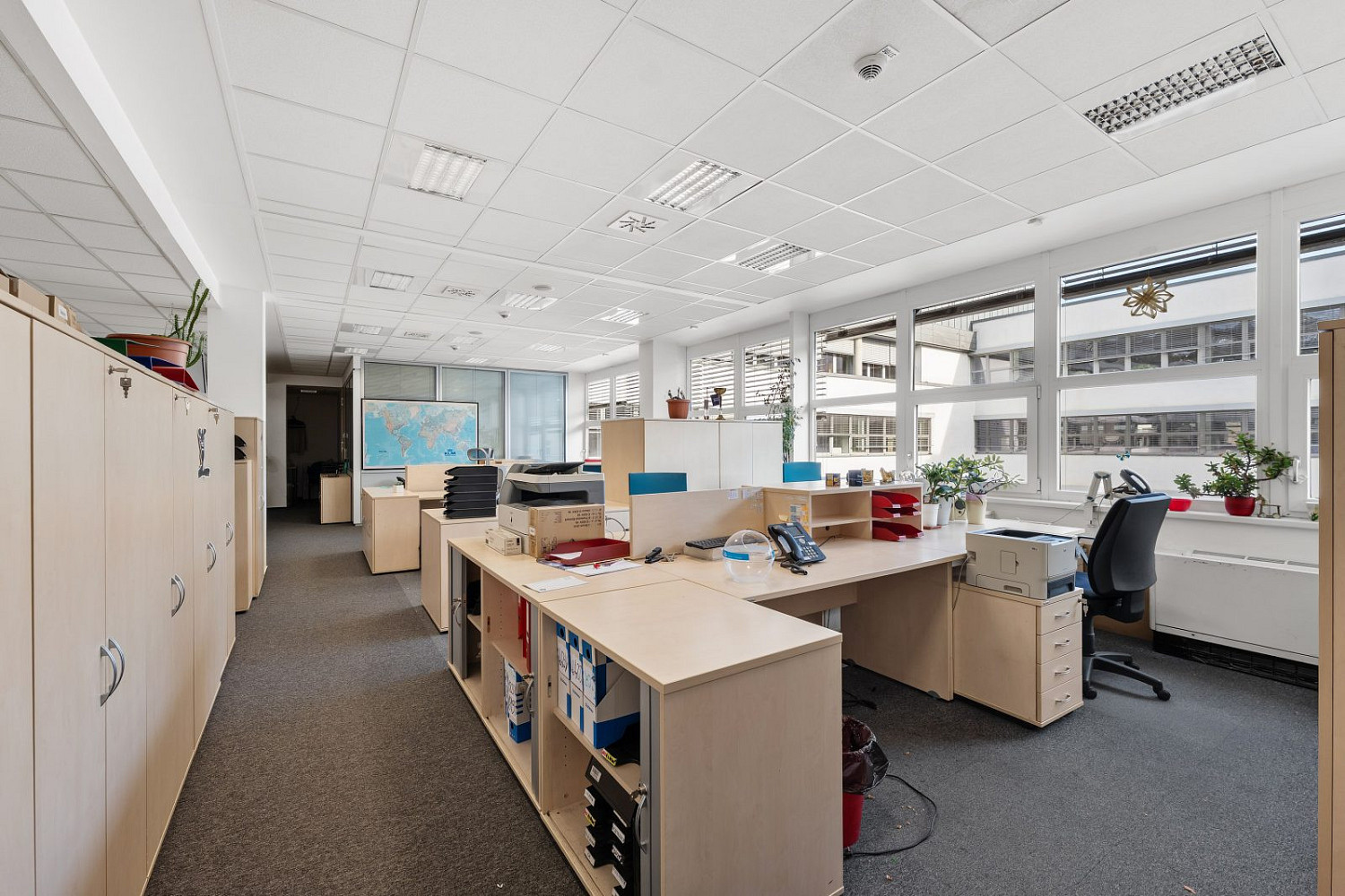 Pronájem kanceláře 168 m² – fotografie 4