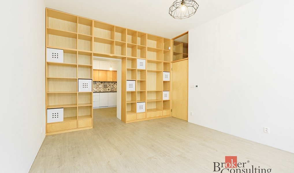 Pronájem bytu 2+1 74 m², Liberec – náhled fotky 5