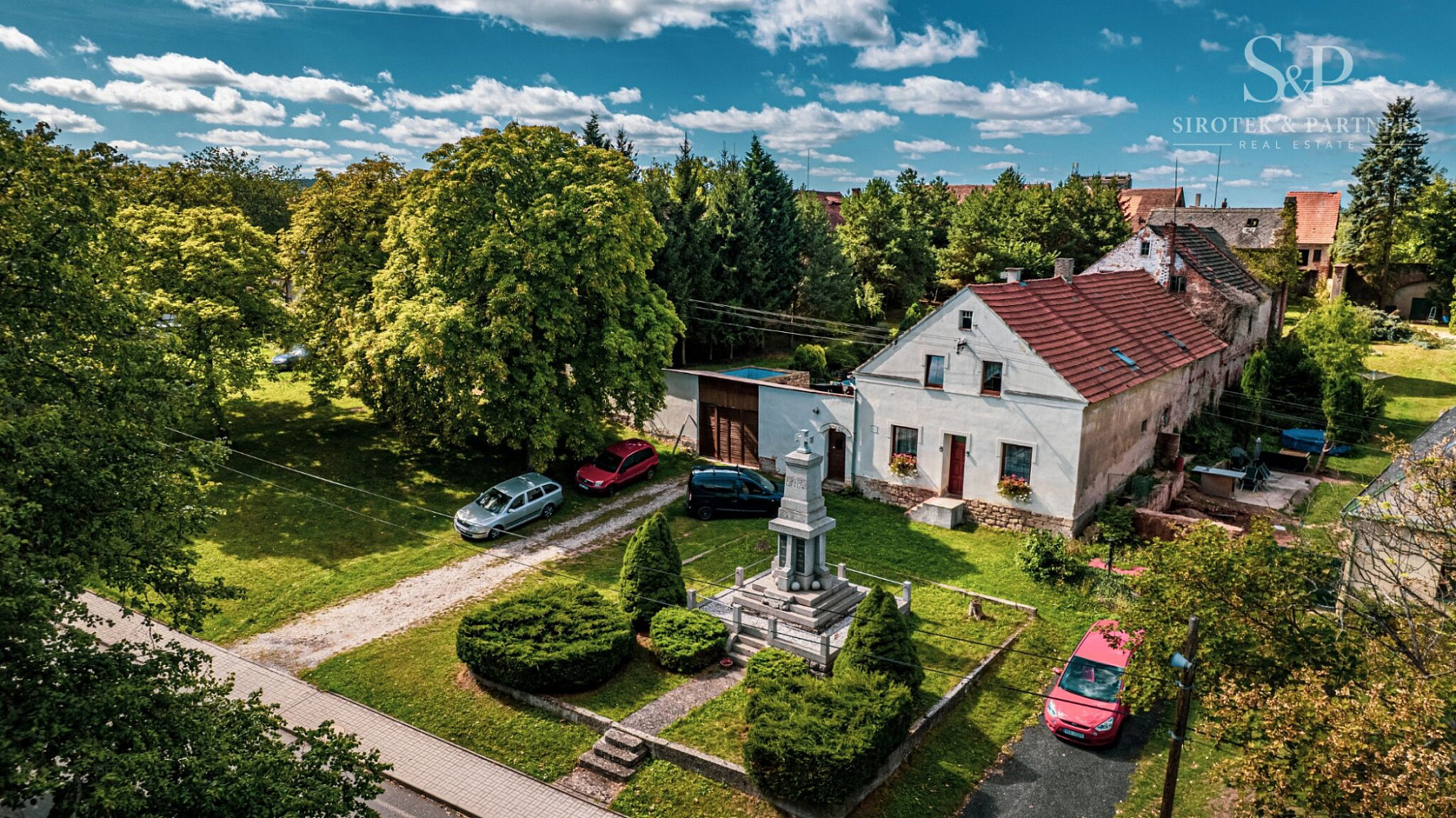 Prodej domu 350 m² s pozemkem 3 430 m²