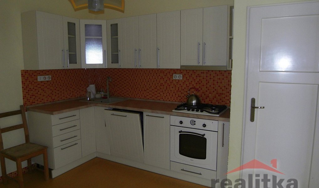 Pronájem bytu 2+1 80 m², Opava – náhled fotky 2