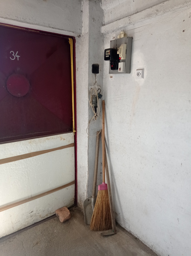 Prodej řadové garáže s elektřinou v hradci králové bezručova ulice — photo 3
