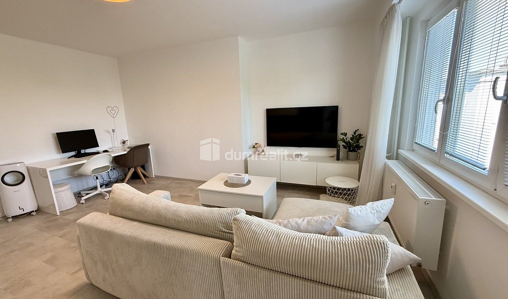Pronájem bytu 2+kk 38 m², Kralupy nad Vltavou – náhled fotky 8