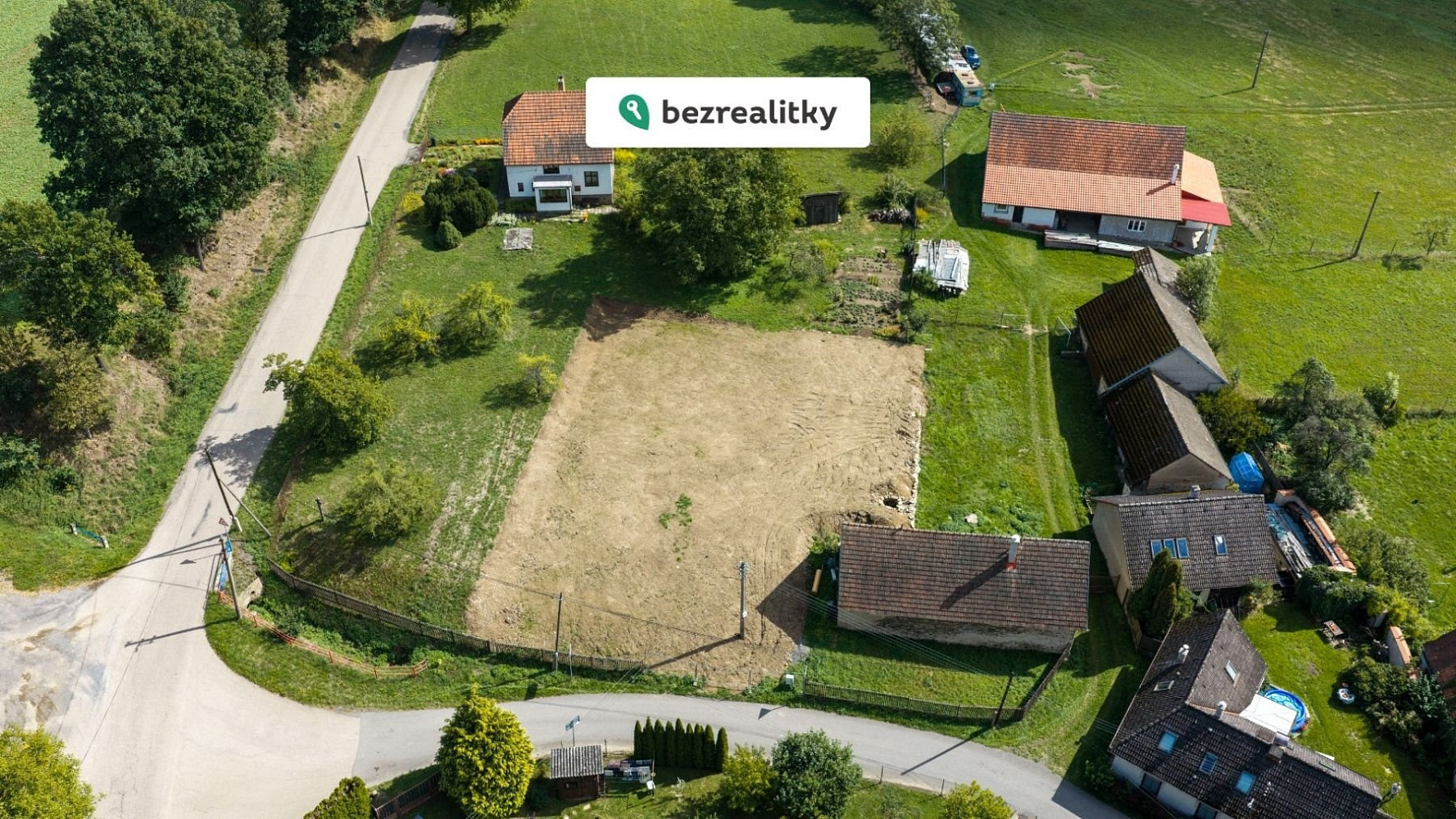 Prodej stavebního pozemku 1 052 m² – fotografie 2