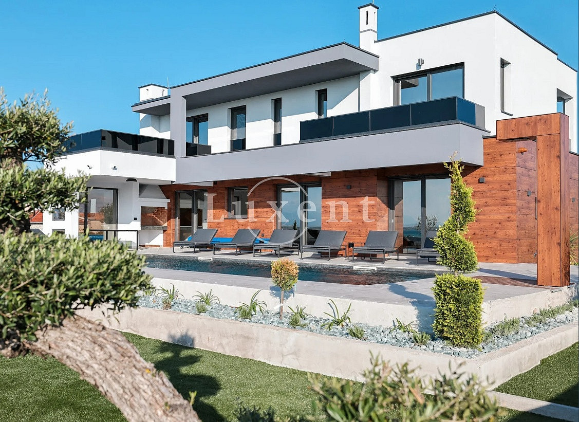 Prodej domu 300 m² s pozemkem 870 m²