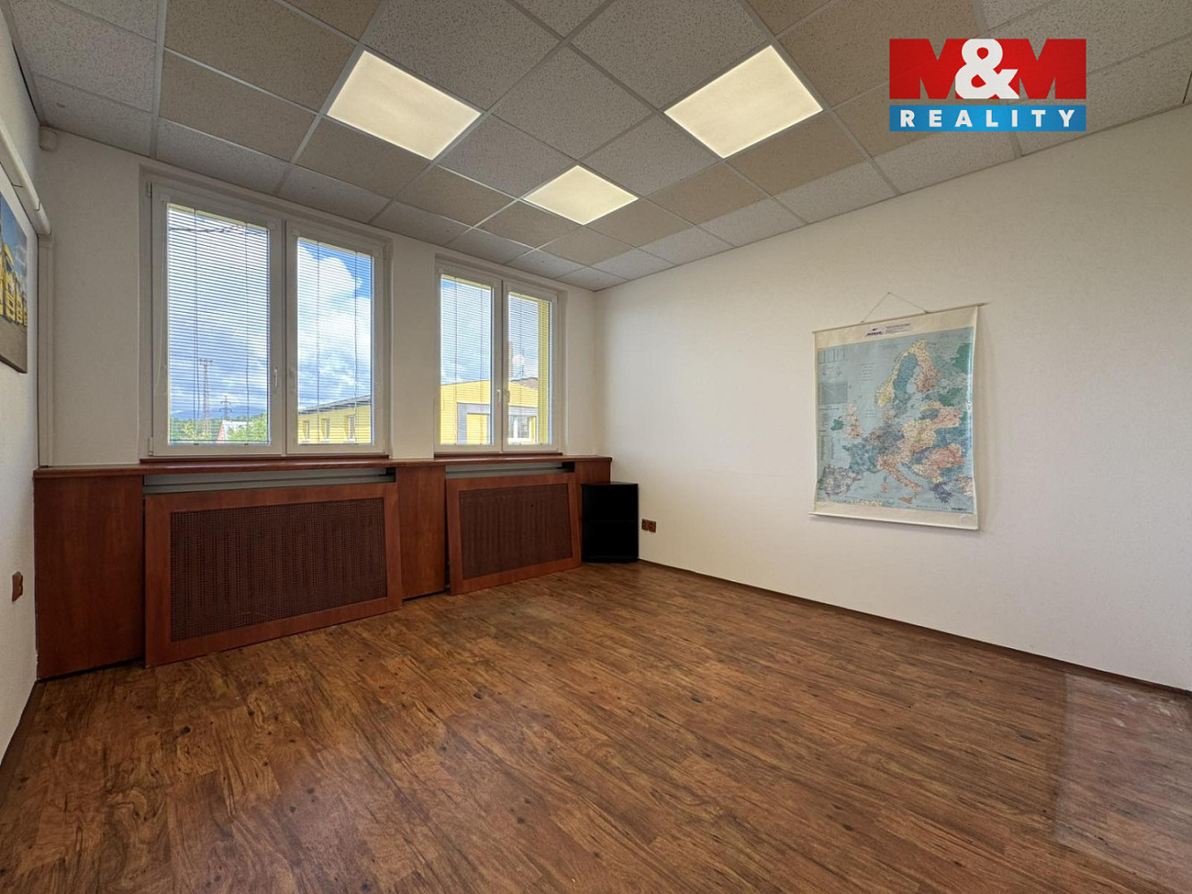 Pronájem kanceláře 240 m² – fotografie 4
