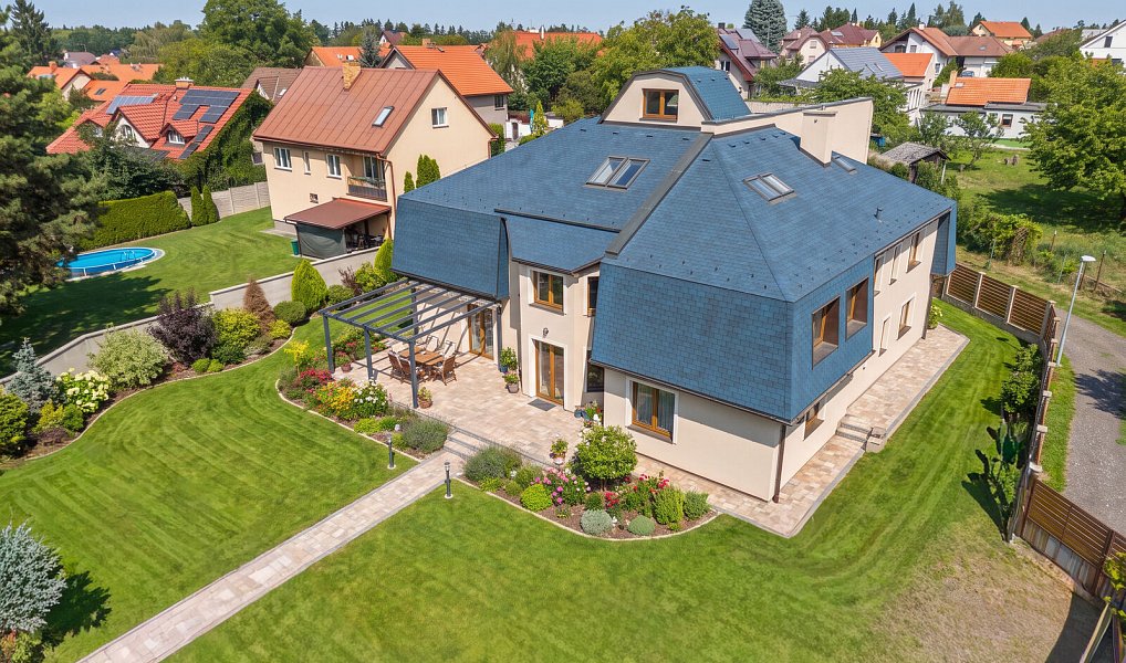 Prodej stavebního pozemku 1 772 m², Jesenice – náhled fotky 12
