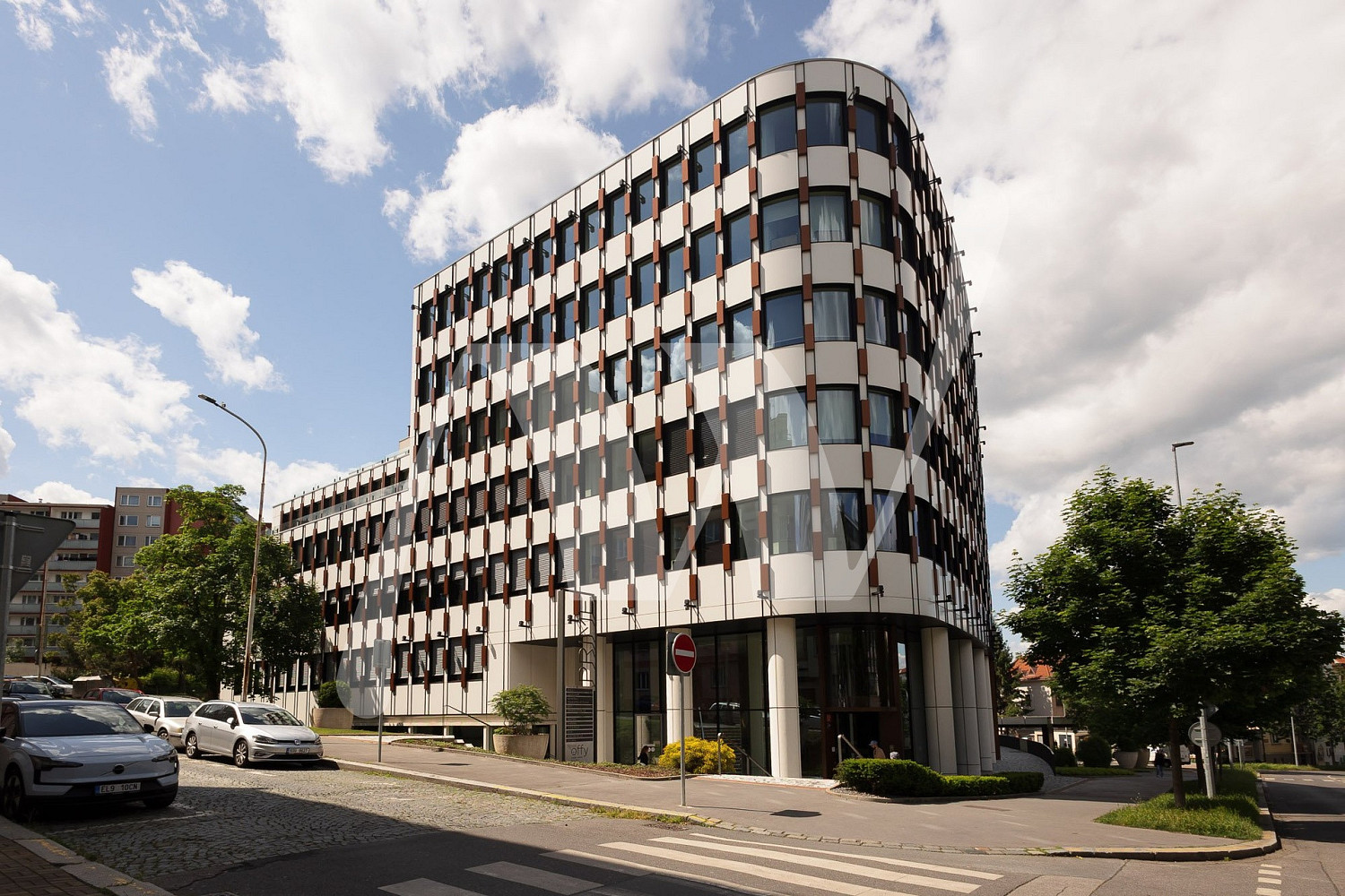 Pronájem kanceláře 423 m²