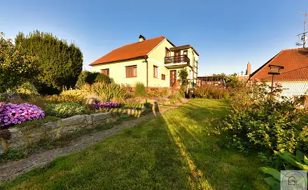 Prodej domu 240 m² s pozemkem 867 m², Černuc, okres Kladno