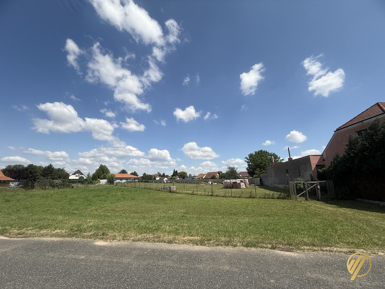 Prodej stavebního pozemku 927 m² – fotografie 2