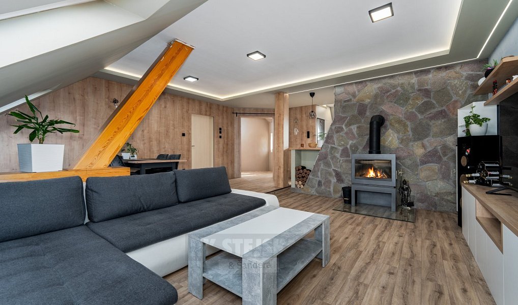 Prodej bytu 4+1 145 m², České Budějovice – fotka 1 z 14