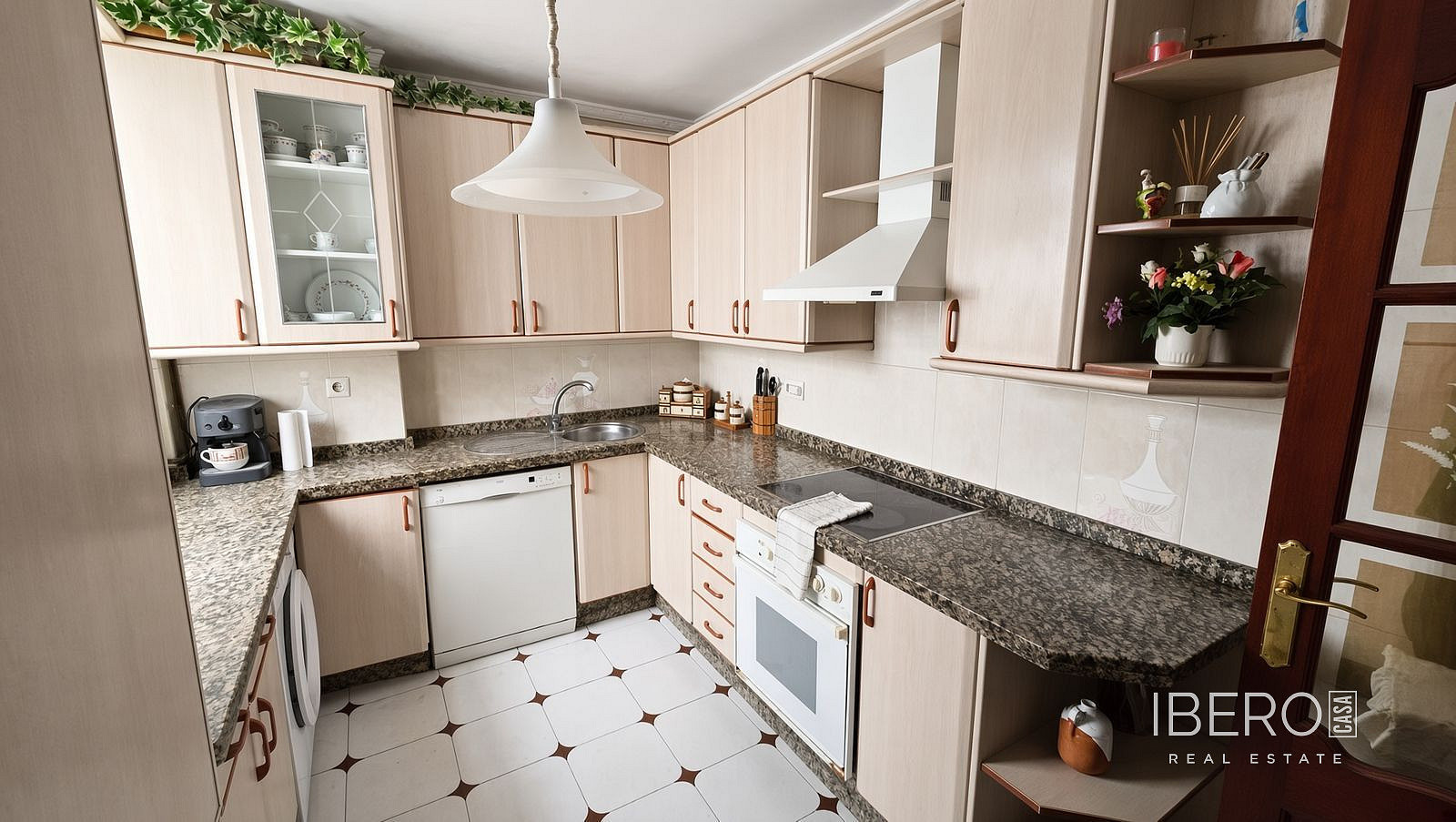 Piso 4+kk – Marbella - Más