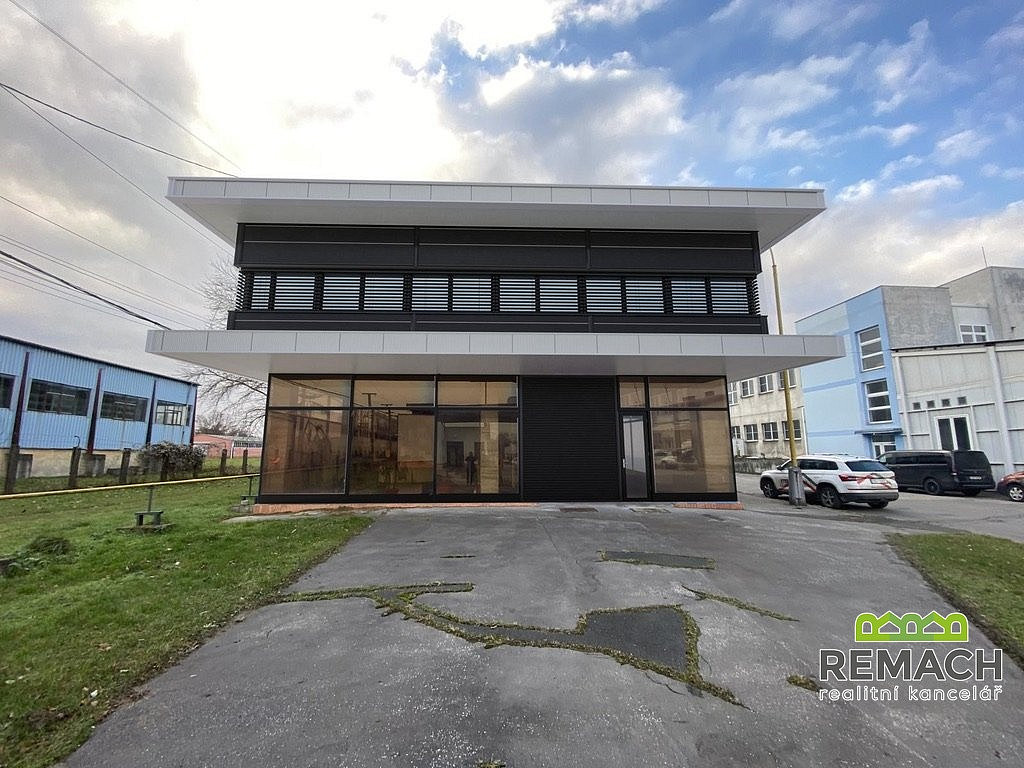 Pronájem kanceláře 500 m²