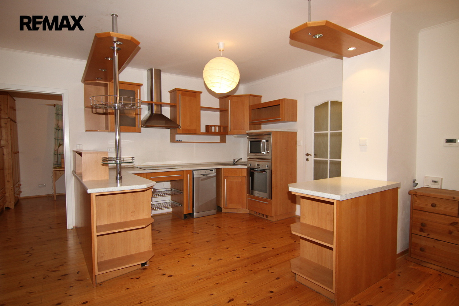 Pronájem bytu 5+kk 105 m² — photo 2