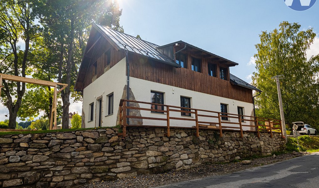 Prodej domu 196 m² s pozemkem 400 m², Horní Planá – náhled fotky 4