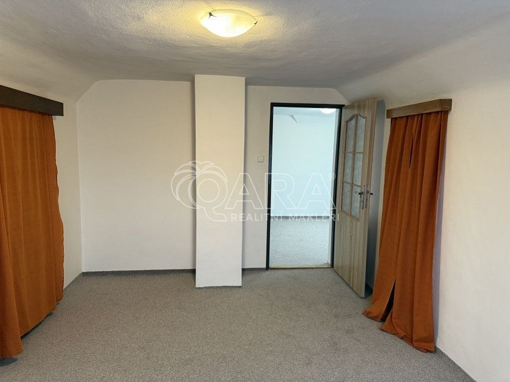 Pronájem bytu 2+1 50 m² – fotografie 3