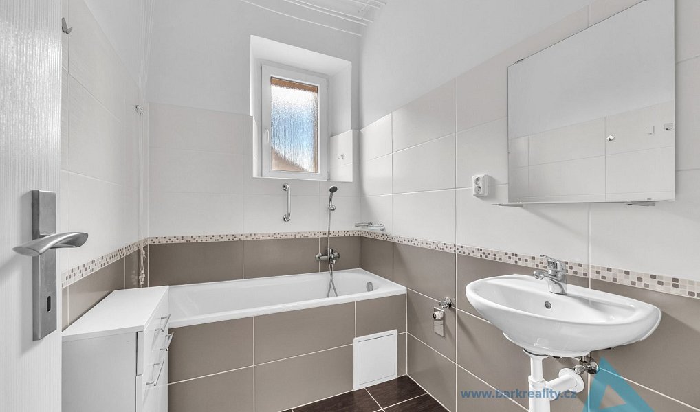 Prodej bytu 2+1 70 m², Praha – náhled fotky 9