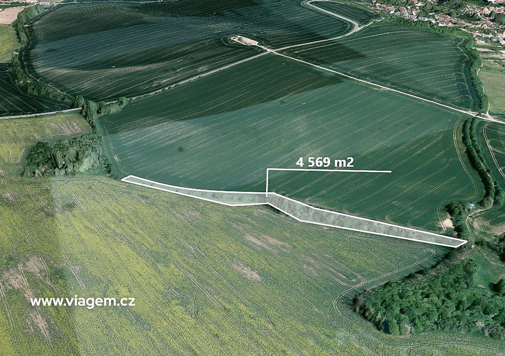 Prodej pole 887 m²