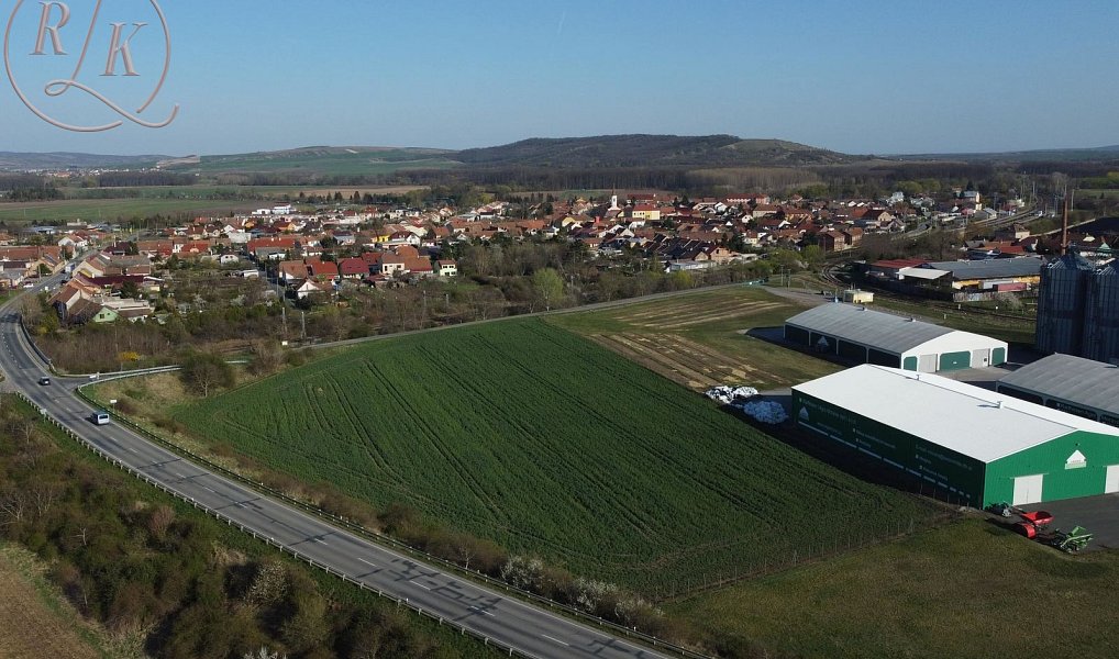 Prodej komerčního pozemku 2 380 m², Vranovice – náhled fotky 3
