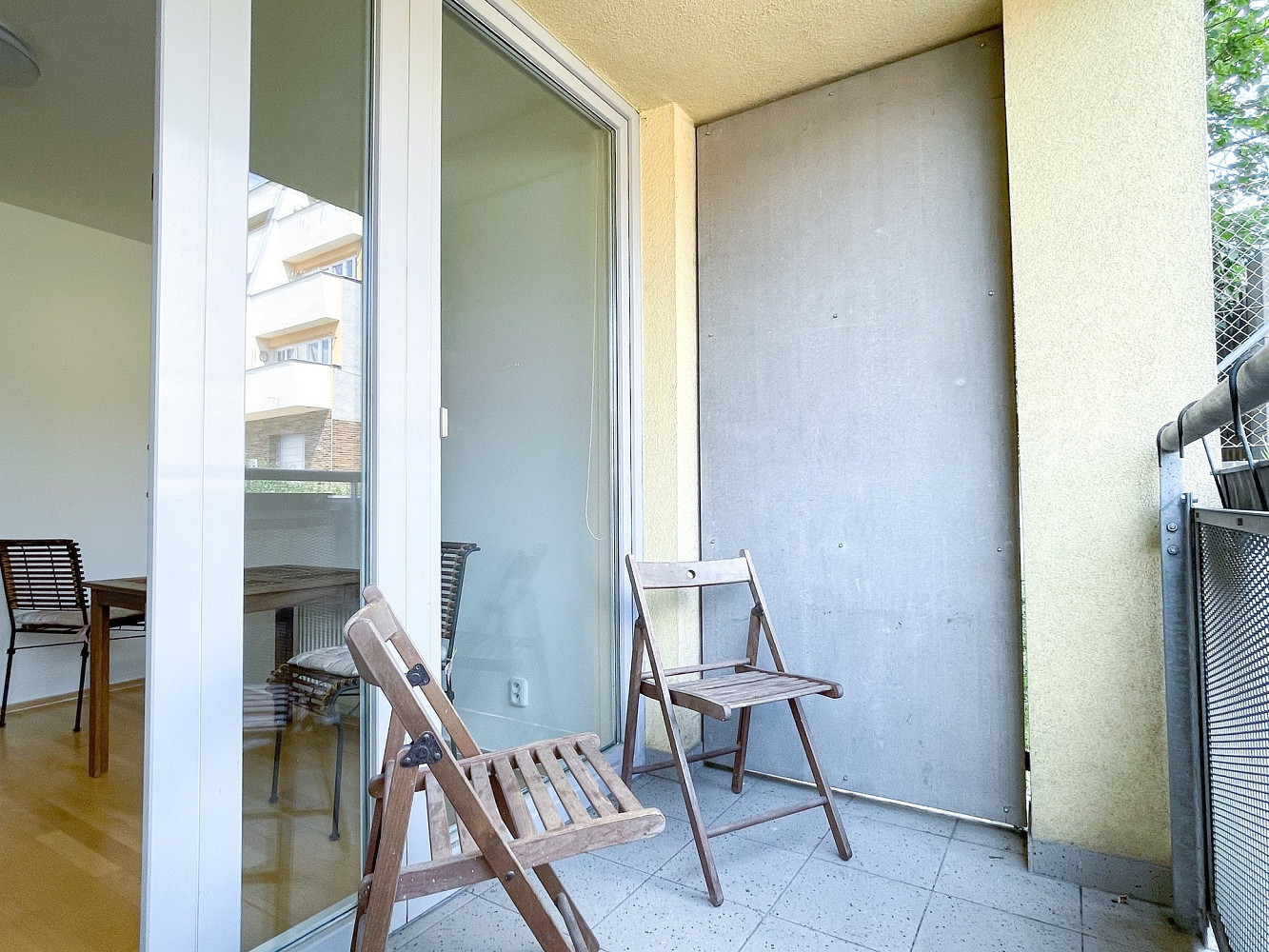 Pronájem bytu 1+kk 29 m² – fotografie 2