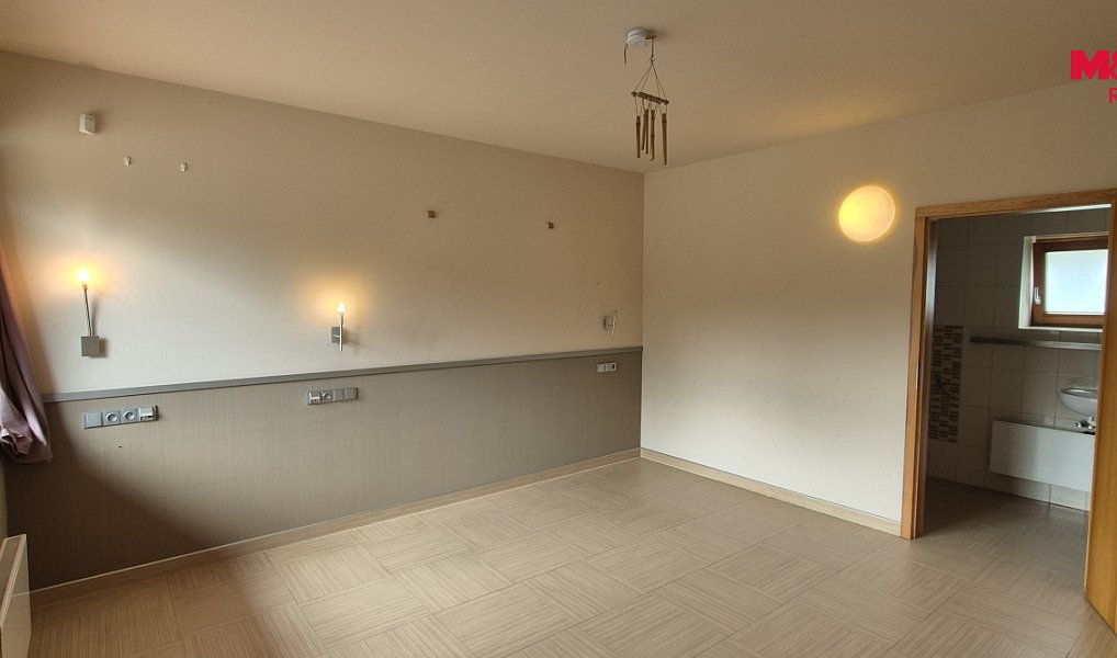 Prodej bytu 1+kk 24 m², Králův Dvůr – náhled fotky 2