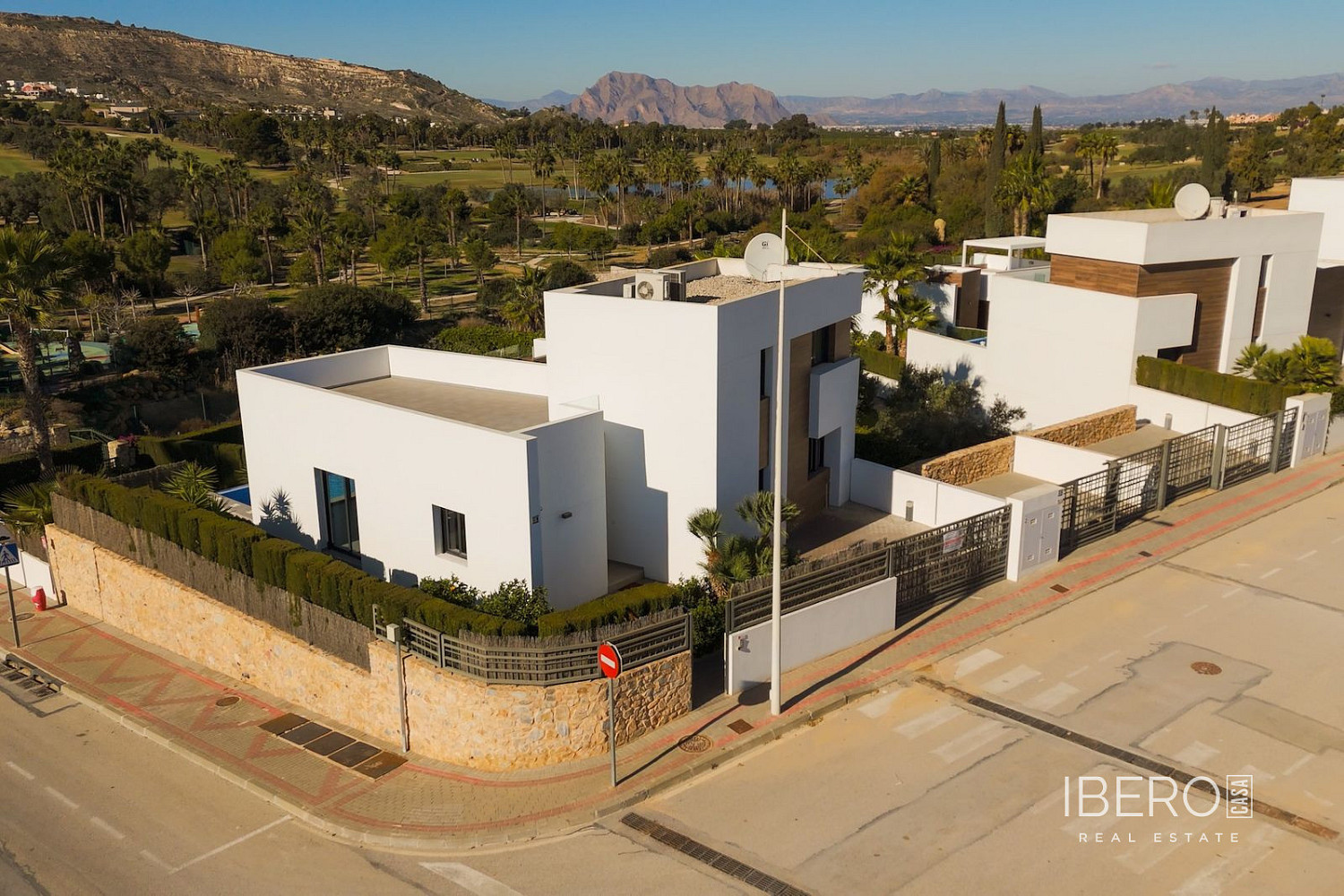 Prodej domu 300 m² s pozemkem 440 m²