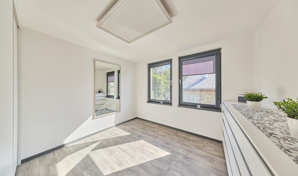 Prodej domu 181 m² s pozemkem 889 m², Trutnov – náhled fotky 11