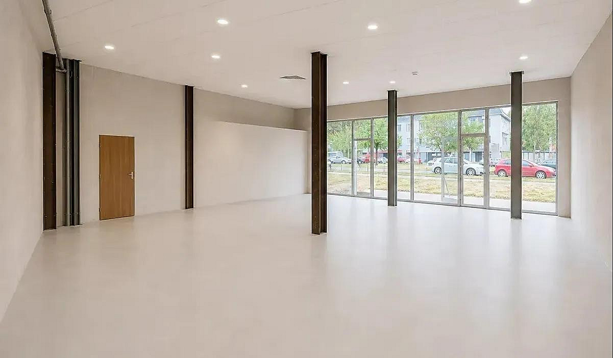 Pronájem obchodních prostor 154 m²
