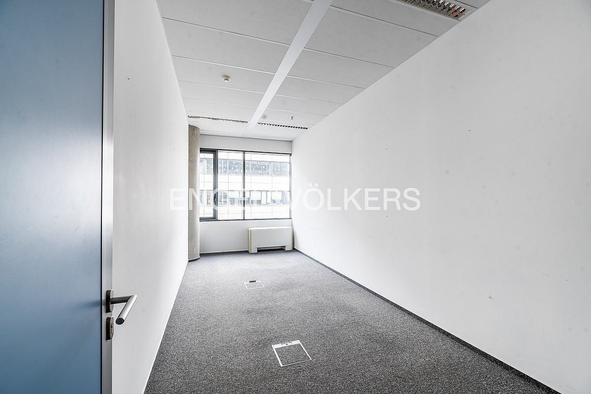 Pronájem kanceláře 1 154 m² – fotografie 5